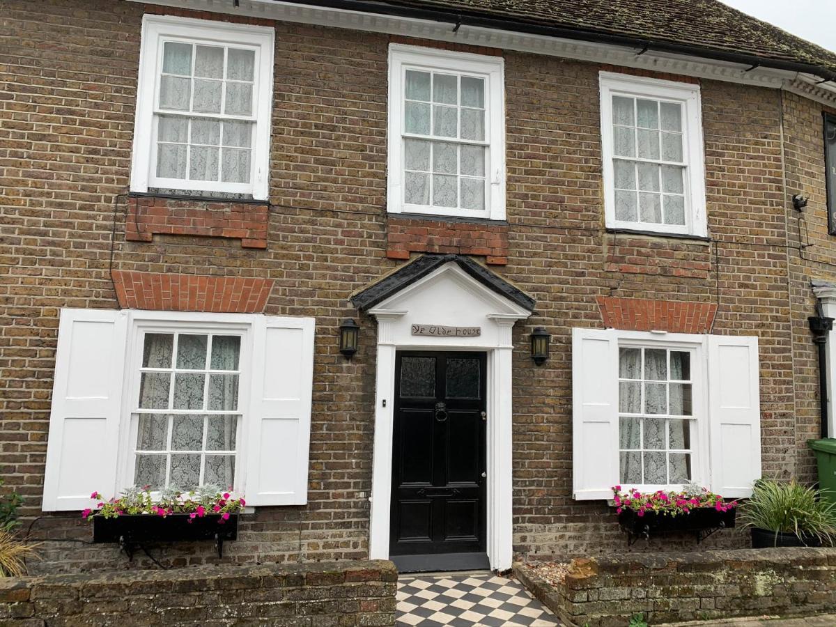 Ye Olde House Villa Shepperton Buitenkant foto